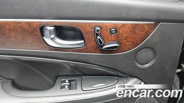 Hyundai Equus 2015 — фото 18