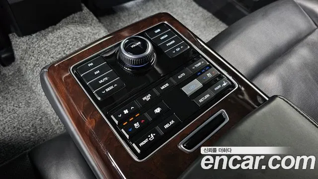 Hyundai Equus 2015 — фото 19