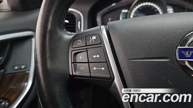 Volvo S60 2018 — фото 19