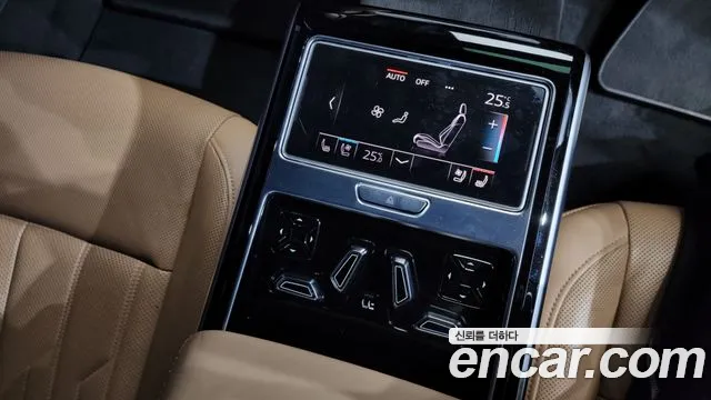 Audi A8 2020 — фото 18