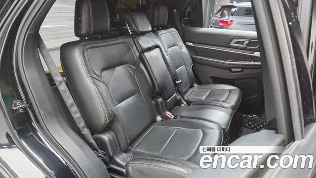 Ford Explorer 2017 — фото 12