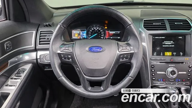 Ford Explorer 2017 — фото 13