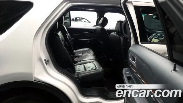 Ford Explorer 2016 — фото 12