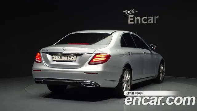 Mercedes-Benz E-Class 2017 — фото 2