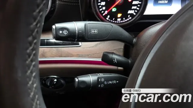 Mercedes-Benz E-Class 2017 — фото 18