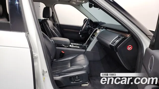 Land Rover Discovery 2018 — фото 11