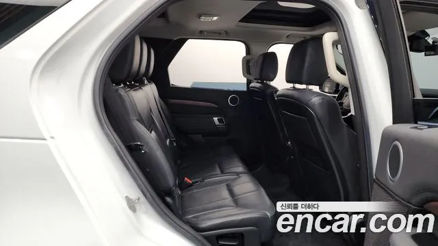 Land Rover Discovery 2018 — фото 12