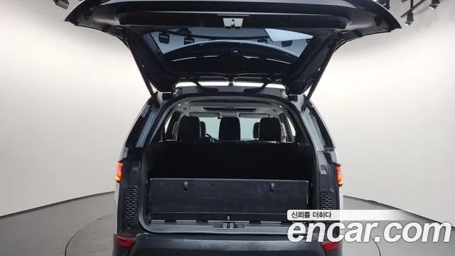 Land Rover Discovery 2018 — фото 20