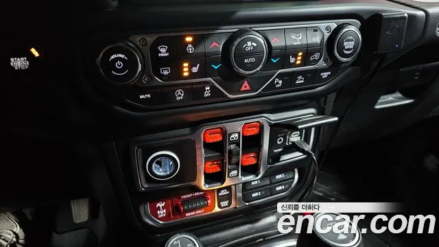Jeep Gladiator 2021 — фото 16