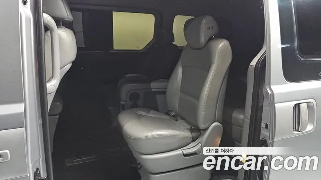 Hyundai Starex 2016 — фото 12