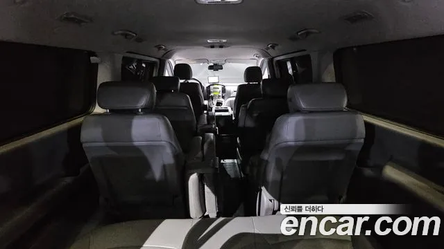 Hyundai Starex 2016 — фото 17