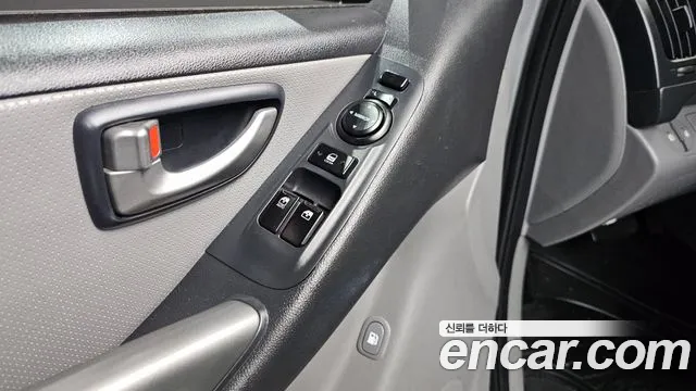 Hyundai Starex 2016 — фото 18