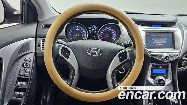 Hyundai AVANTE 2012 — фото 13