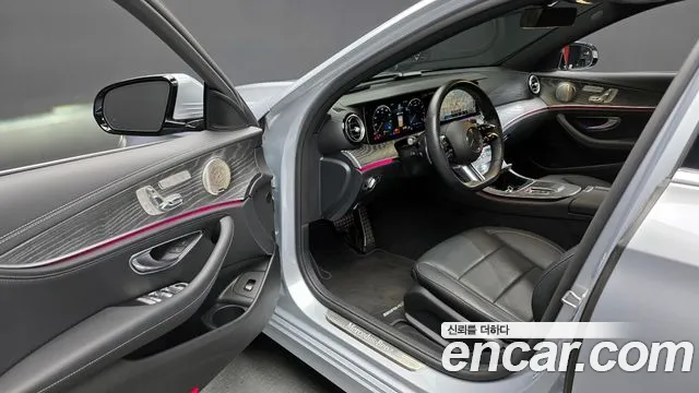 Mercedes-Benz E-Class 2022 — фото 11