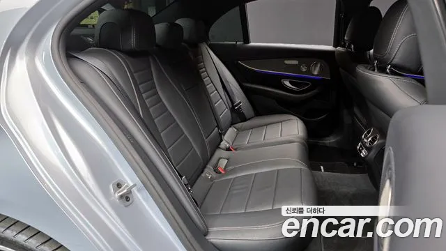 Mercedes-Benz E-Class 2022 — фото 12