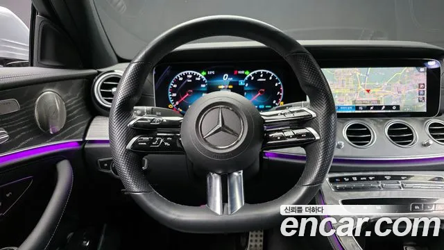 Mercedes-Benz E-Class 2022 — фото 13