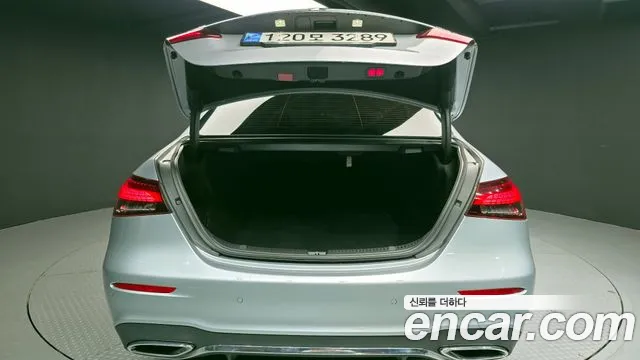 Mercedes-Benz E-Class 2022 — фото 20