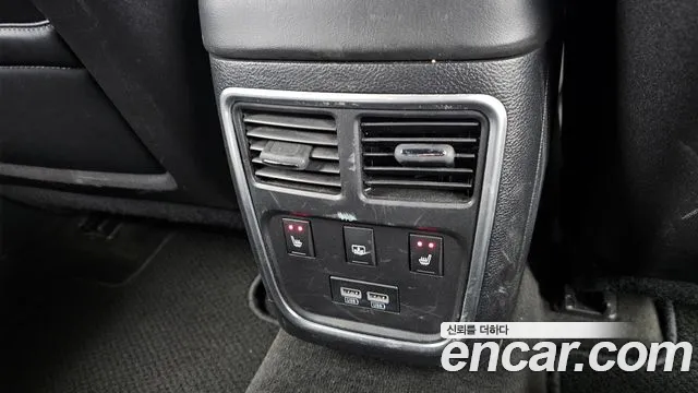 Chrysler 300C 2016 — фото 19