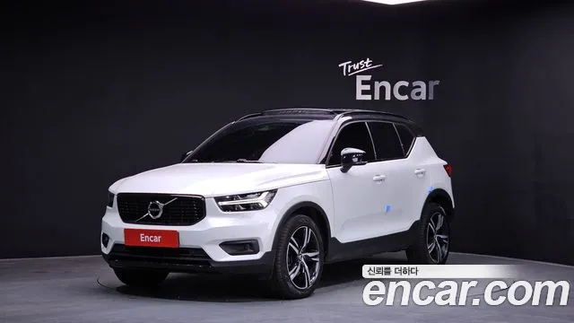 Volvo XC40 2020 — фото 1
