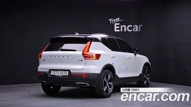 Volvo XC40 2020 — фото 2
