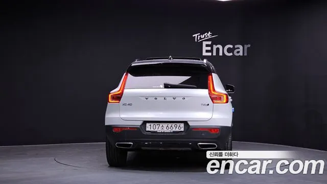 Volvo XC40 2020 — фото 4