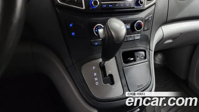 Hyundai Starex 2021 — фото 9