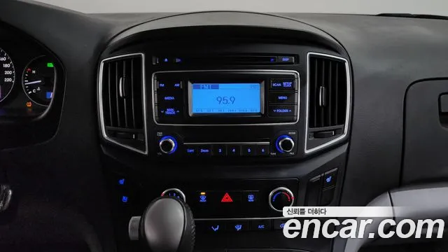 Hyundai Starex 2021 — фото 18