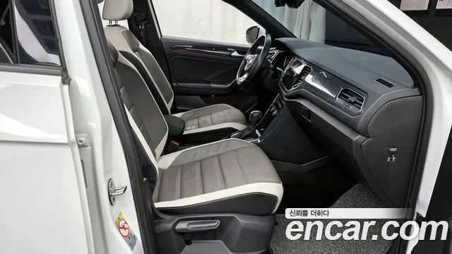 Volkswagen T-Roc 2021 — фото 11