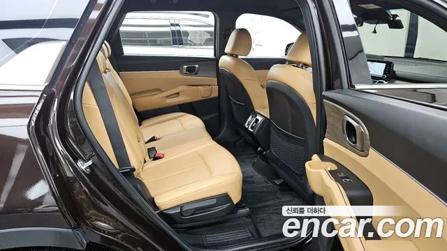 Kia Sorento 2023 — фото 12