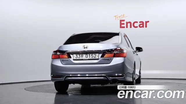 Honda Accord 2017 — фото 4