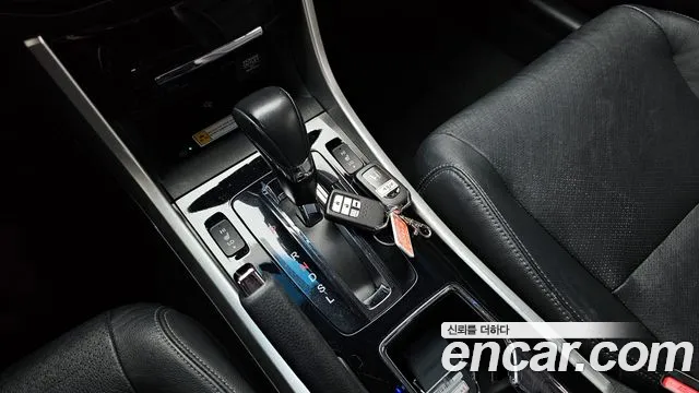 Honda Accord 2017 — фото 9