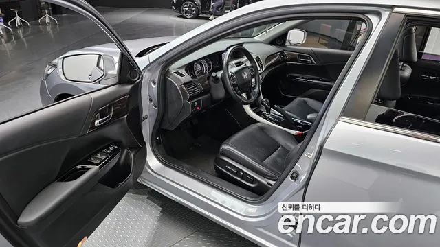 Honda Accord 2017 — фото 11