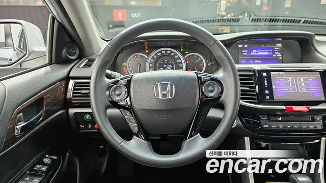 Honda Accord 2017 — фото 13