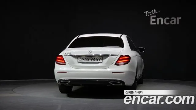 Mercedes-Benz E-Class 2020 — фото 4