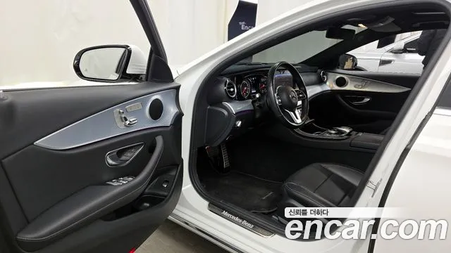 Mercedes-Benz E-Class 2020 — фото 10