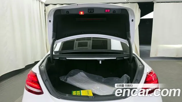 Mercedes-Benz E-Class 2020 — фото 20