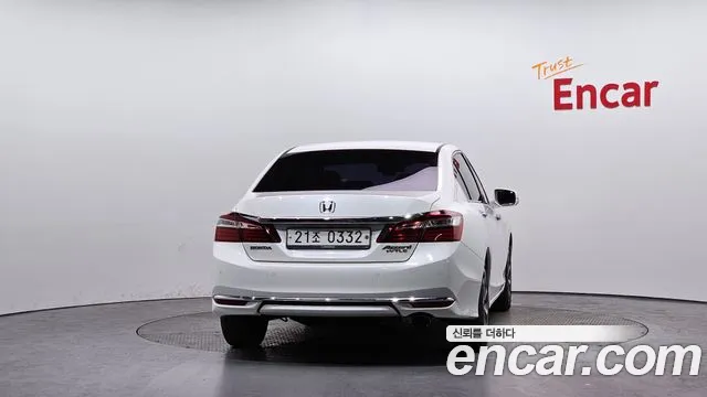 Honda Accord 2016 — фото 4