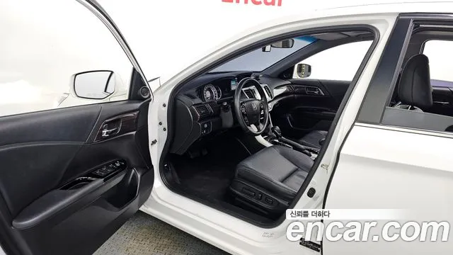 Honda Accord 2016 — фото 10