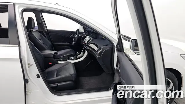 Honda Accord 2016 — фото 11