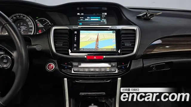Honda Accord 2016 — фото 15