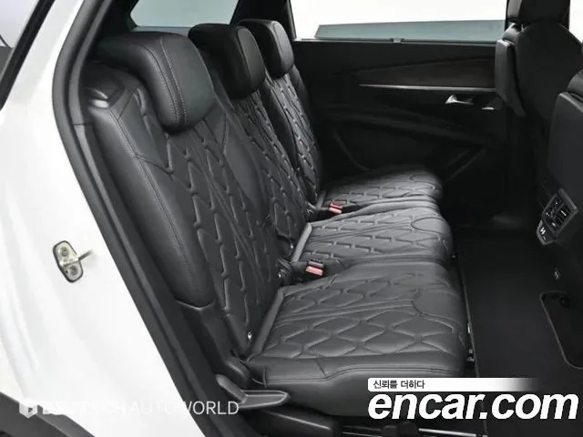 Peugeot 5008 2023 — фото 16