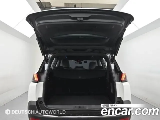 Peugeot 5008 2023 — фото 18