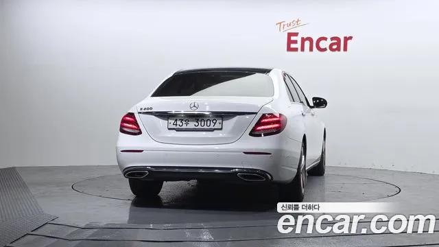 Mercedes-Benz E-Class 2018 — фото 4