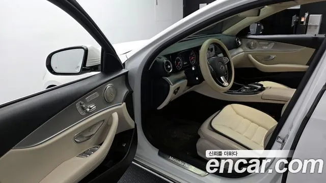 Mercedes-Benz E-Class 2018 — фото 10
