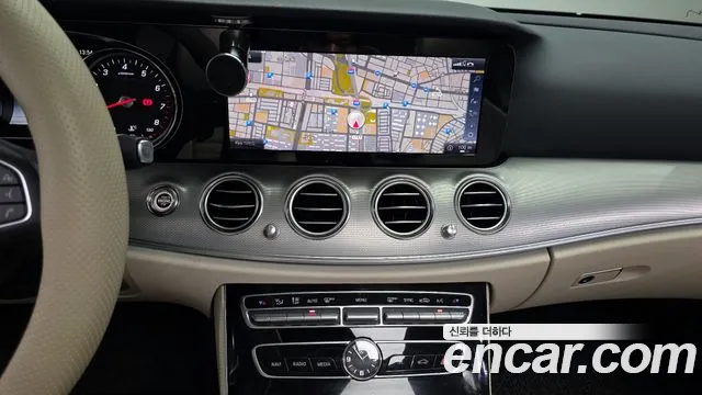 Mercedes-Benz E-Class 2018 — фото 14