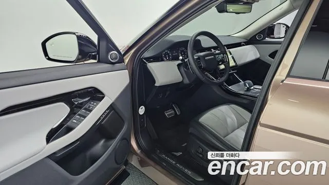 Land Rover Range Rover Evoque 2025 — фото 11