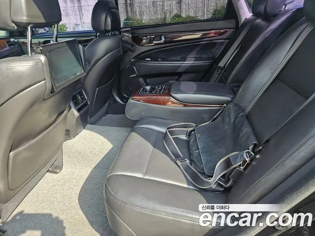 Hyundai Equus 2015 — фото 11