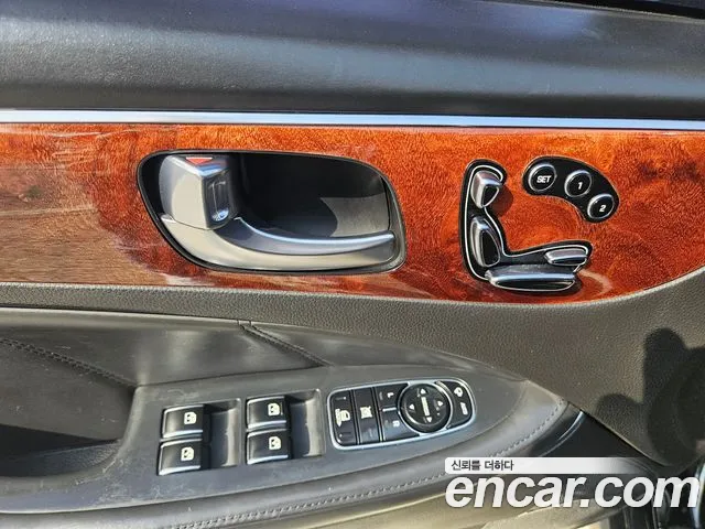 Hyundai Equus 2015 — фото 13