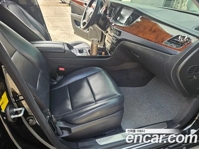 Hyundai Equus 2015 — фото 19