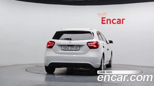 Mercedes-Benz A-Class 2016 — фото 4